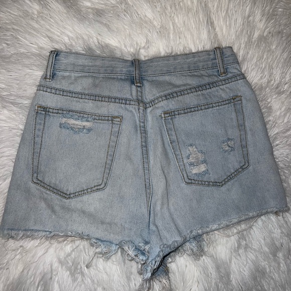 Light wash Ripped Jean Short - Picture 2 of 2